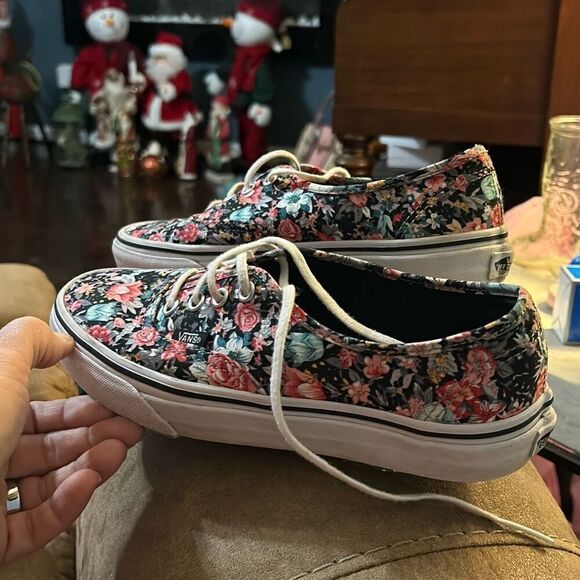Vans Shoes Womens 7 Mens 5.5 Multi Floral Black Dark Flowers Lace Up Low Top - Picture 2 of 9